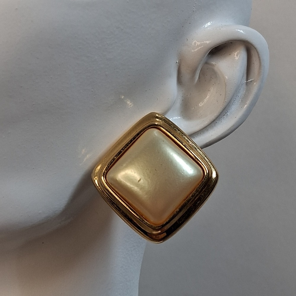 Liz Claiborne Vintage Gold Tone Faux Pearl Square Stud Earrings Retro Jewelry